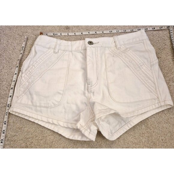 Free People White 100% Cotton Decorative Stitched Pockets Denim Shorts Sz 28 EUC - Picture 5 of 7